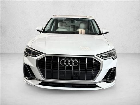 Used 2025 Audi Q3 2.0T Premium w/ Convenience Package AWD/4WD image 2