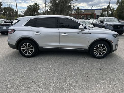 Used 2019 Lincoln Nautilus Select image 7