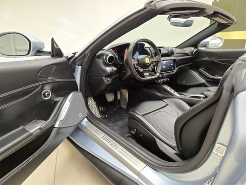 Used 2022 Ferrari Portofino M image 16
