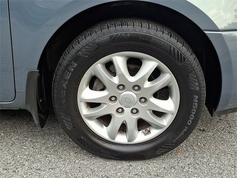 Used 2008 Kia Sedona EX image 10