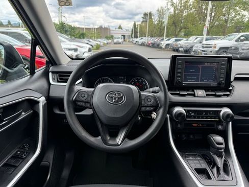 Certified 2021 Toyota RAV4 LE AWD/4WD image 18
