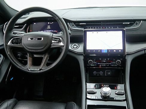 Used 2022 Jeep Grand Cherokee L Overland w/ Advanced Protech Group III image 31