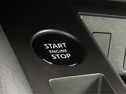 New 2025 Nissan Kicks SR image 26