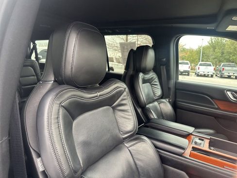 Used 2019 Lincoln Navigator L Reserve image 15