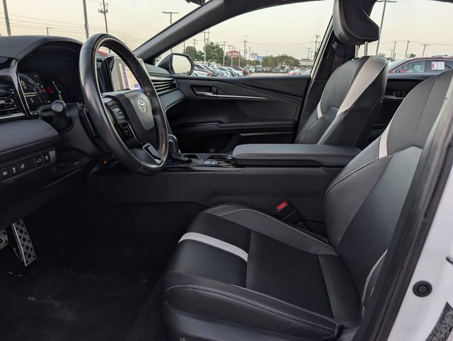 Used 2025 Toyota Camry SE FWD image 26