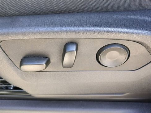 Certified 2025 Chevrolet Silverado 2500 Custom w/ Custom Value Package image 22