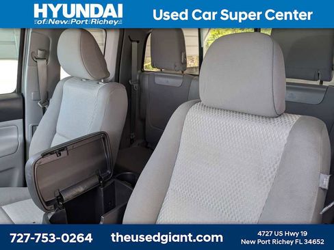 Used 2012 Toyota Tacoma 2WD Access Cab w/ SR5 Pkg image 7