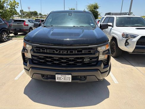 Used 2022 Chevrolet Silverado 1500 Custom RWD image 2