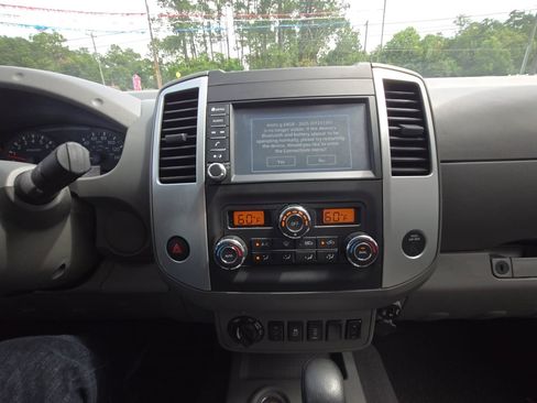 Used 2021 Nissan Frontier SV AWD/4WD image 14