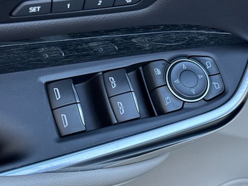 Certified 2022 Cadillac XT4 Premium Luxury w/ Enhanced Visibility Package image 12