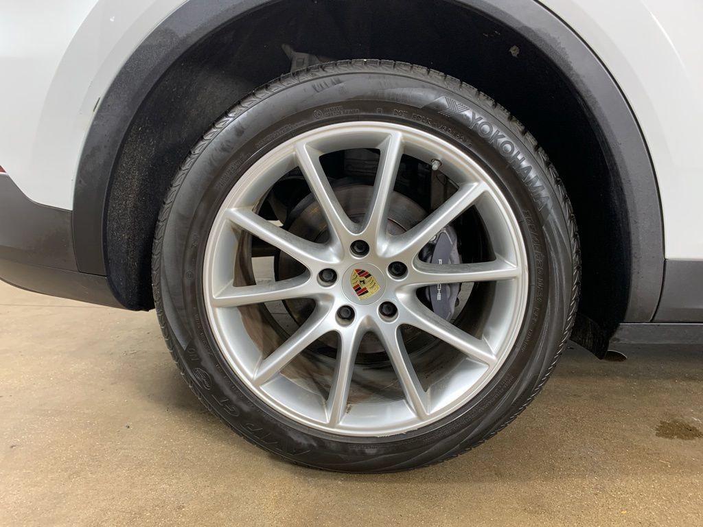 Used 2022 Porsche Cayenne AWD/4WD image 43