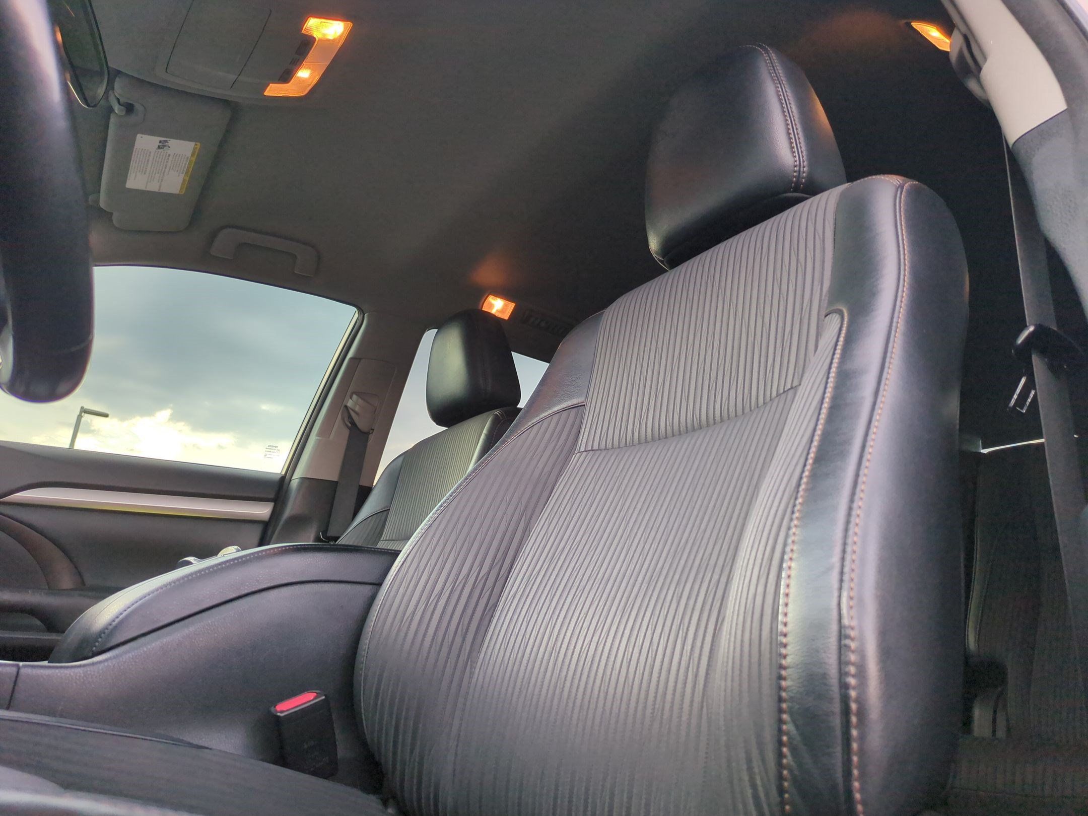 Used 2017 Toyota Highlander Plus AWD/4WD image 16