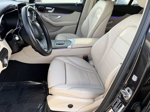 Certified 2022 Mercedes-Benz GLC 300 image 19