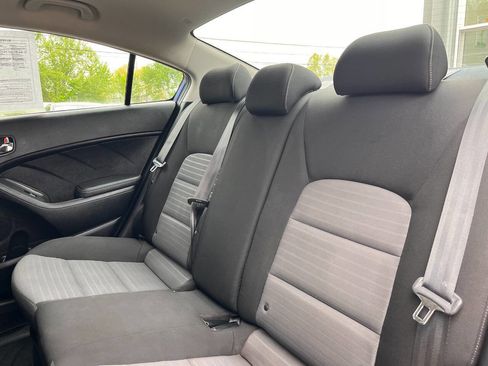 Used 2018 Kia Forte S FWD image 19