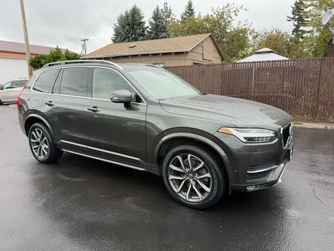 Used 2018 Volvo XC90 T6 Momentum w/ Convenience Package AWD/4WD image 3