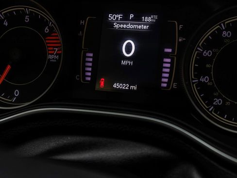 Used 2021 Jeep Cherokee Latitude Plus w/ Sun & Sound Group AWD/4WD image 18
