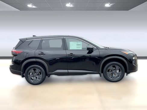 New 2026 Nissan Rogue SV FWD image 8