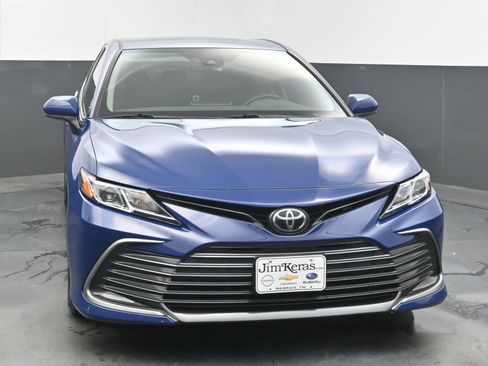 Used 2023 Toyota Camry LE FWD image 3