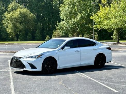 Used 2022 Lexus ES 350 F Sport w/ Accessory Package FWD image 2
