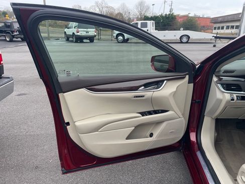 Used 2016 Cadillac XTS Luxury image 9