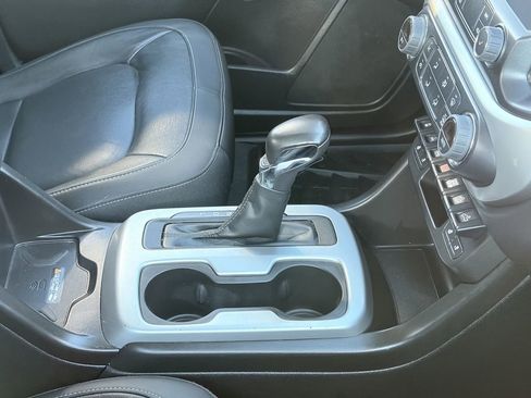 Used 2022 Chevrolet Colorado ZR2 w/ ZR2 Midnight Special Edition image 7