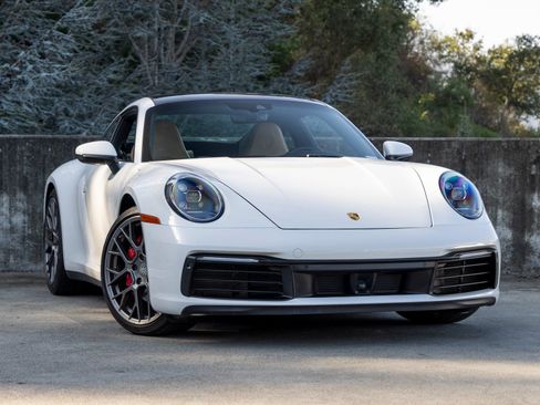 Certified 2020 Porsche 911 Carrera S w/ Premium Package RWD image 6