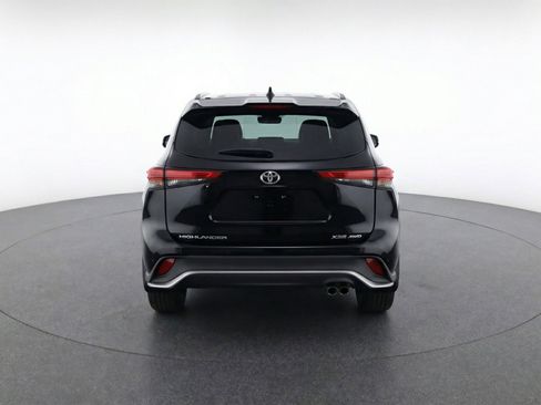 Used 2025 Toyota Highlander XSE image 7