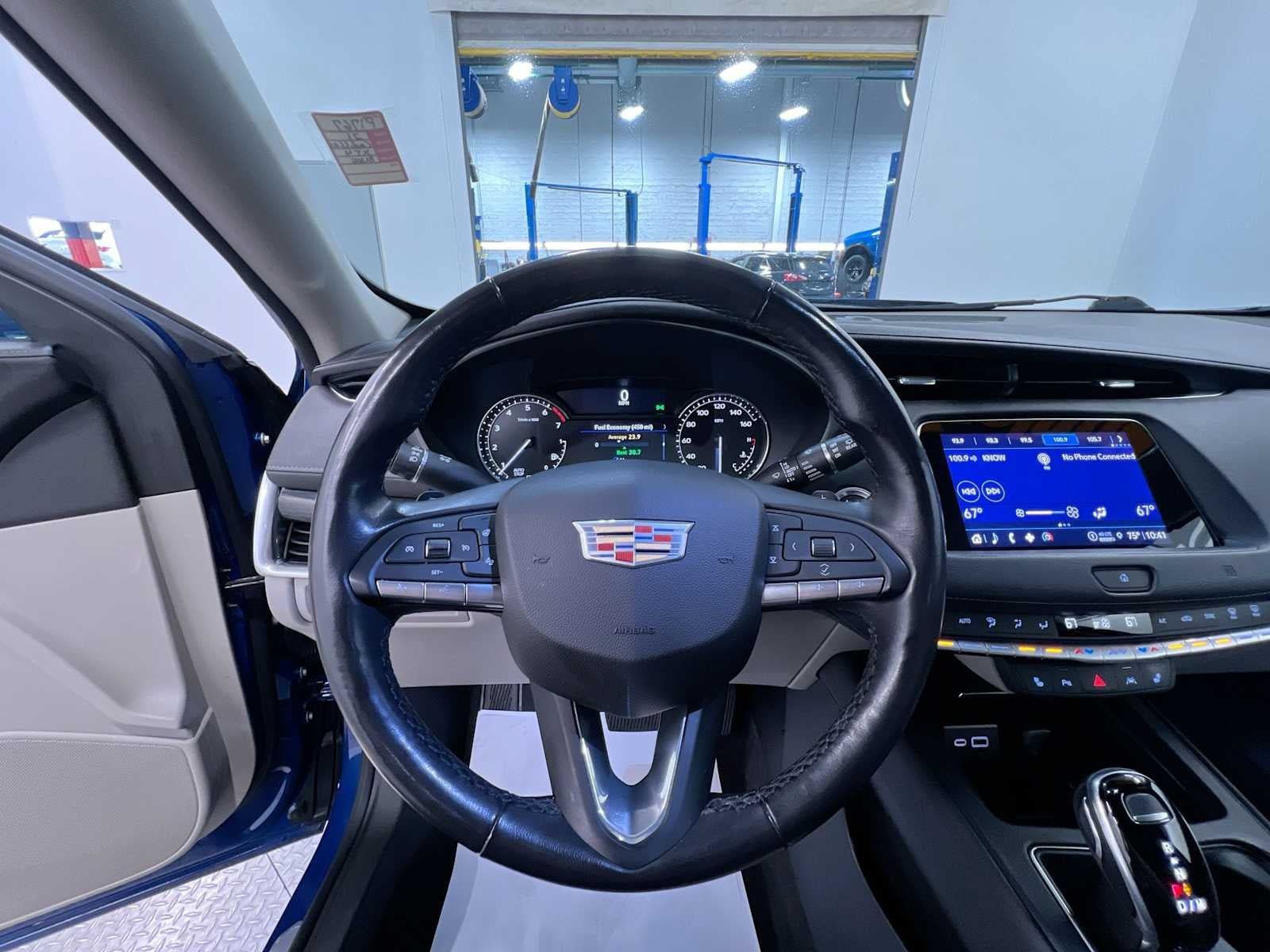 Used 2021 Cadillac XT4 Premium Luxury w/ Cold Weather Package AWD/4WD image 15
