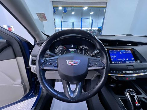 Used 2021 Cadillac XT4 Premium Luxury w/ Cold Weather Package AWD/4WD image 15