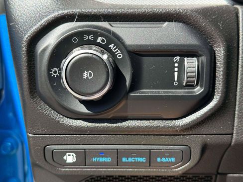 Used 2024 Jeep Wrangler Unlimited w/ Convenience Group image 18