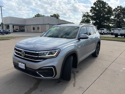 Used 2021 Volkswagen Atlas SE w/ Panoramic Sunroof Package