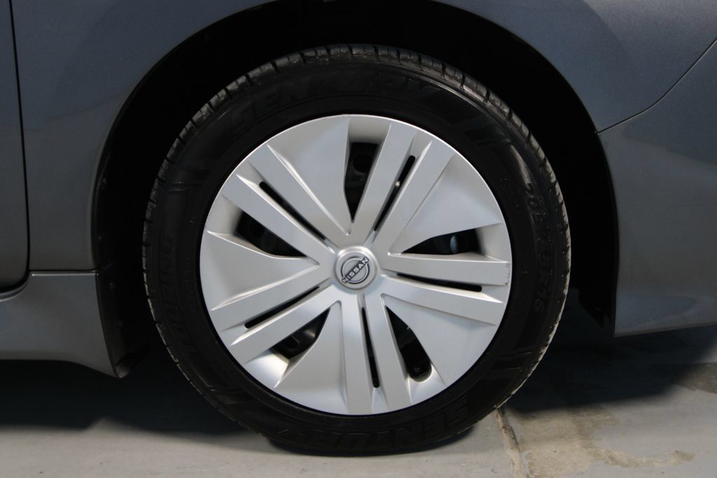 Used 2025 Nissan Leaf S FWD image 31