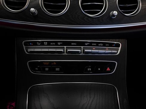 Used 2022 Mercedes-Benz E 350 Sedan image 33
