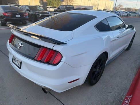 Used 2017 Ford Mustang Coupe image 3