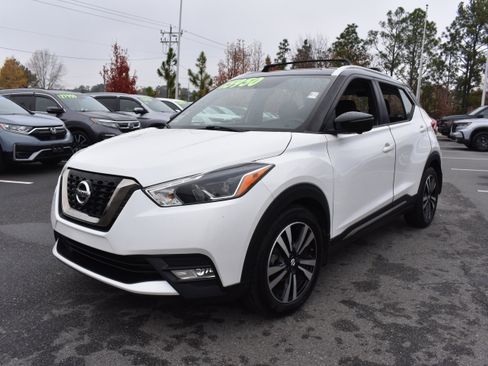 Used 2019 Nissan Kicks SR w/ Exterior Package image 5