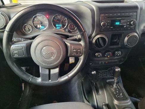 Used 2017 Jeep Wrangler Sport w/ Quick Order Package 24S AWD/4WD image 22