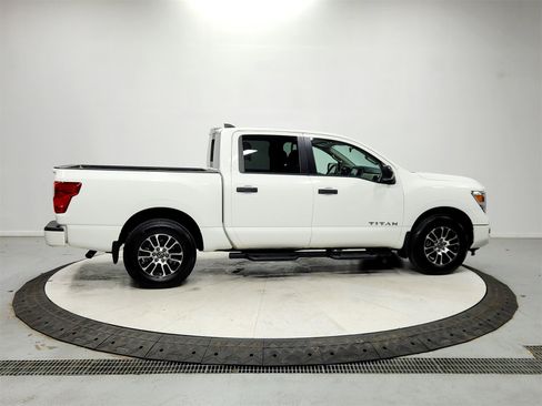 Used 2023 Nissan Titan SV w/ Accessory Utility Package image 8