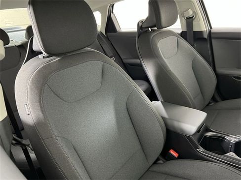Used 2025 Kia K4 LXS image 22