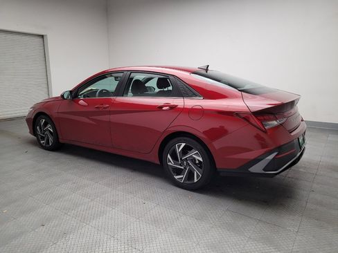 Used 2025 Hyundai Elantra SEL image 3