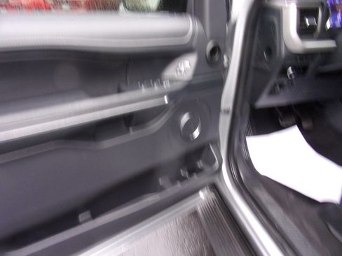 Used 2024 Ford Expedition XLT image 21