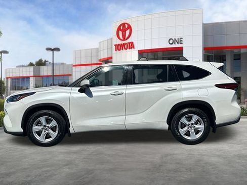 Certified 2020 Toyota Highlander LE AWD/4WD image 9