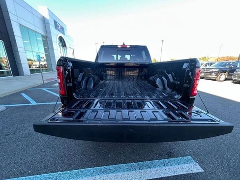 Used 2025 RAM 1500 Big Horn AWD/4WD image 4