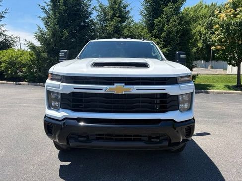 Used 2025 Chevrolet Silverado 2500 Custom w/ Custom Value Package AWD/4WD image 11