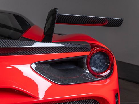 Used 2016 Ferrari 488 GTB RWD image 70