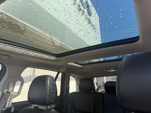 Used 2013 Ford Edge Limited AWD/4WD image 9
