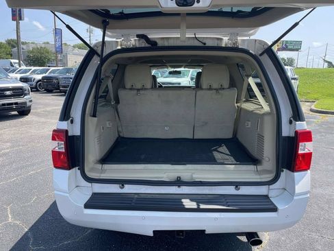 Used 2017 Ford Expedition EL XLT w/ Equipment Group 202A RWD image 10