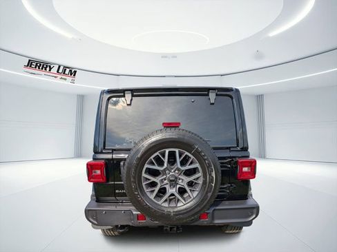 New 2025 Jeep Wrangler Unlimited Sahara AWD/4WD image 4