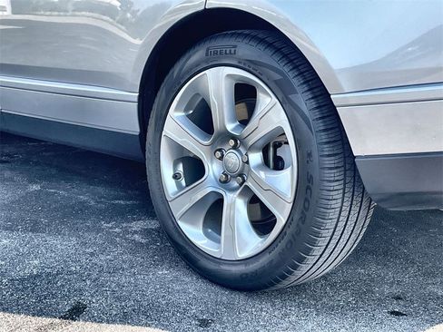 Used 2020 Land Rover Range Rover Long Wheelbase HSE image 11