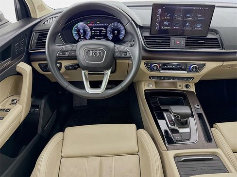 Used 2021 Audi Q5 e Prestige image 25