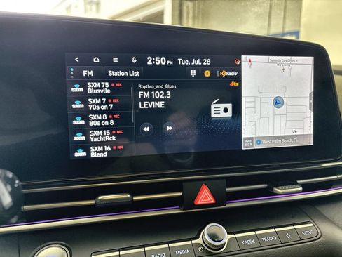 Certified 2025 Hyundai Elantra SEL FWD image 12